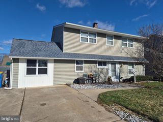 45 CORAL LN, Levittown, PA 19055
