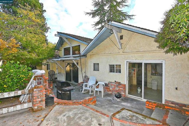 3160 Walnut Blvd, Walnut Creek, CA 94597