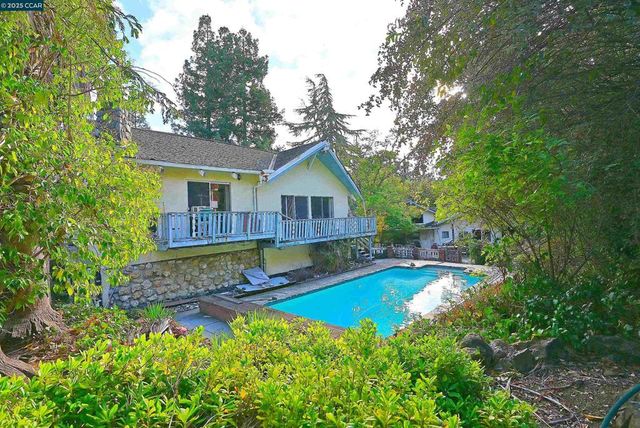 3160 Walnut Blvd, Walnut Creek, CA 94597