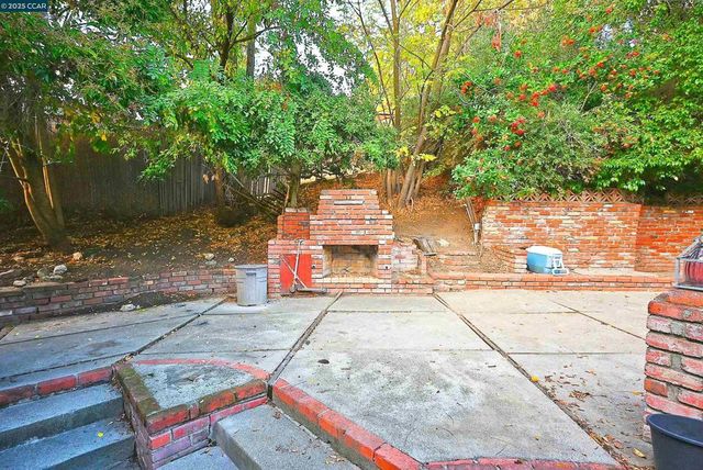 3160 Walnut Blvd, Walnut Creek, CA 94597