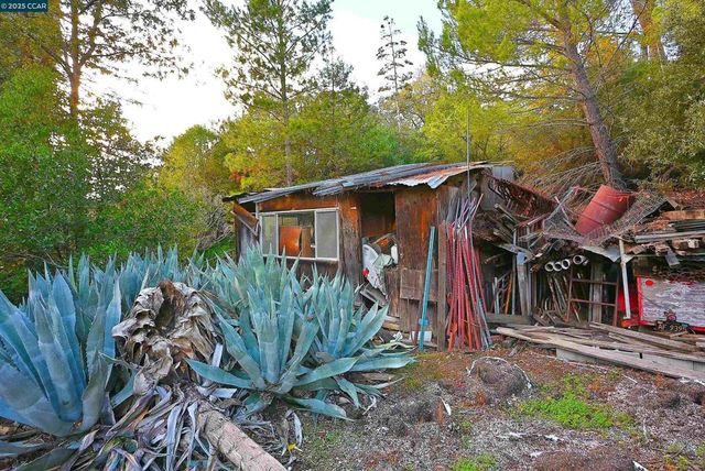 3160 Walnut Blvd, Walnut Creek, CA 94597