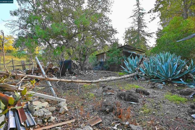 3160 Walnut Blvd, Walnut Creek, CA 94597