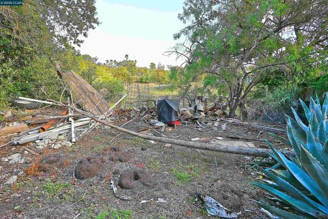 3160 Walnut Blvd, Walnut Creek, CA 94597