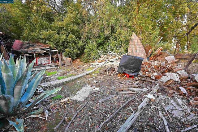 3160 Walnut Blvd, Walnut Creek, CA 94597