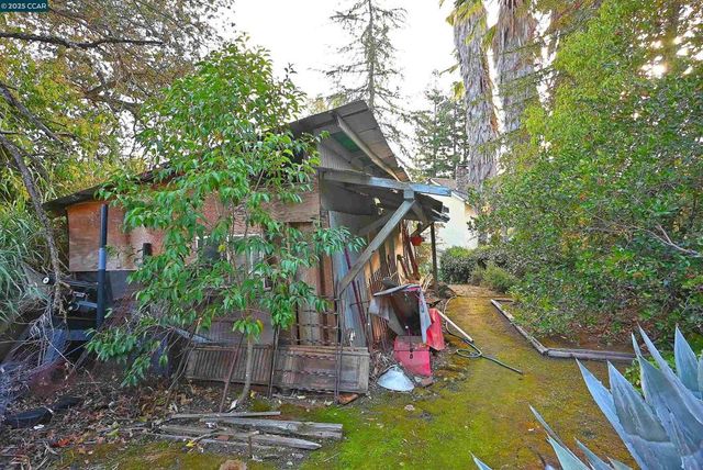 3160 Walnut Blvd, Walnut Creek, CA 94597