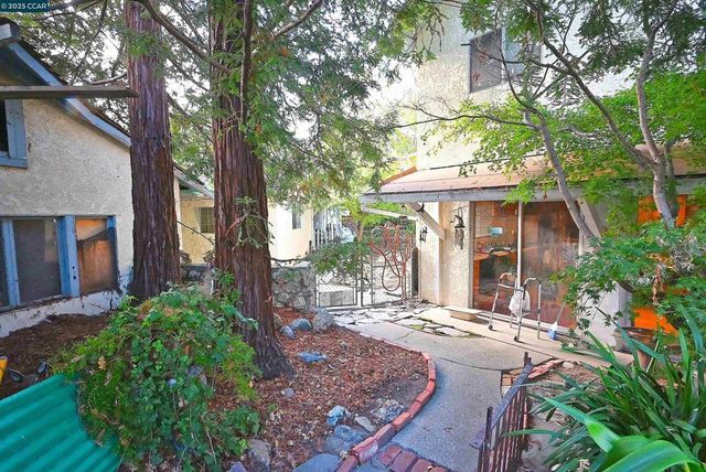 3160 Walnut Blvd, Walnut Creek, CA 94597