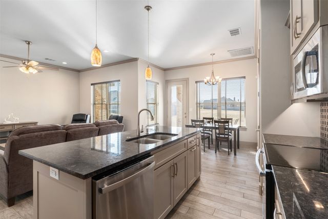 417 W Andrew Drive, Mabank, TX 75147