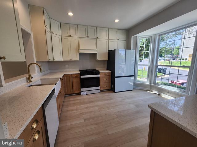 11739 GASCONY PL, Woodbridge, VA 22192