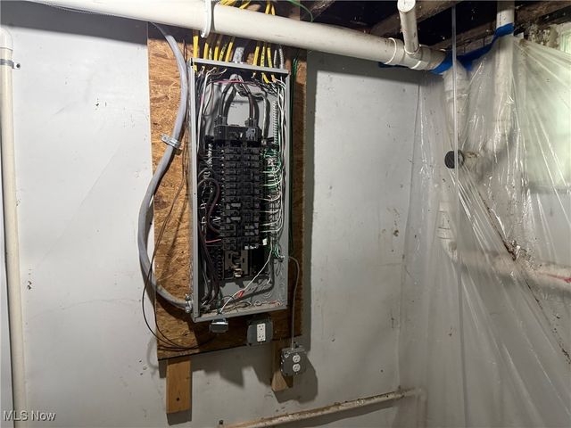 2243 Bellfield Avenue, Cleveland Heights, OH 44106