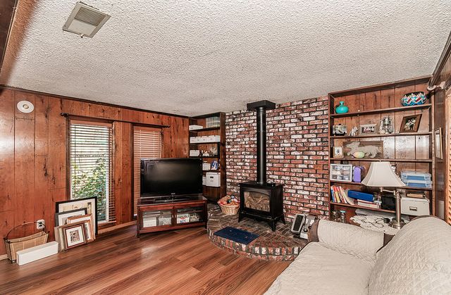 836 12th Street, Orange Cove, CA 93646