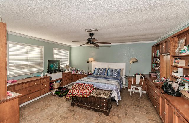 836 12th Street, Orange Cove, CA 93646