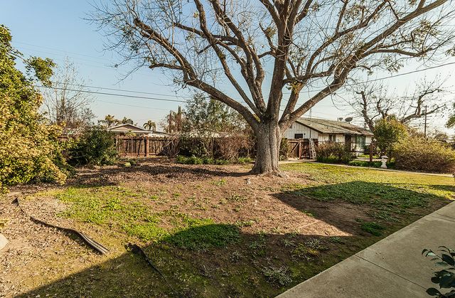 836 12th Street, Orange Cove, CA 93646