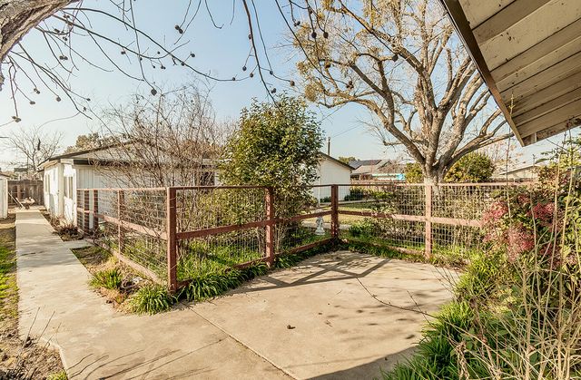 836 12th Street, Orange Cove, CA 93646