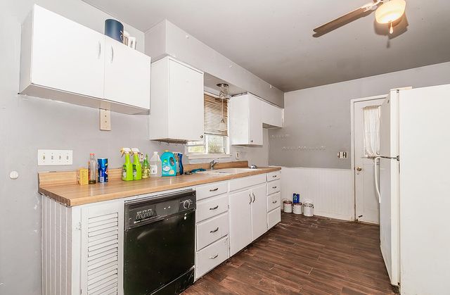 836 12th Street, Orange Cove, CA 93646