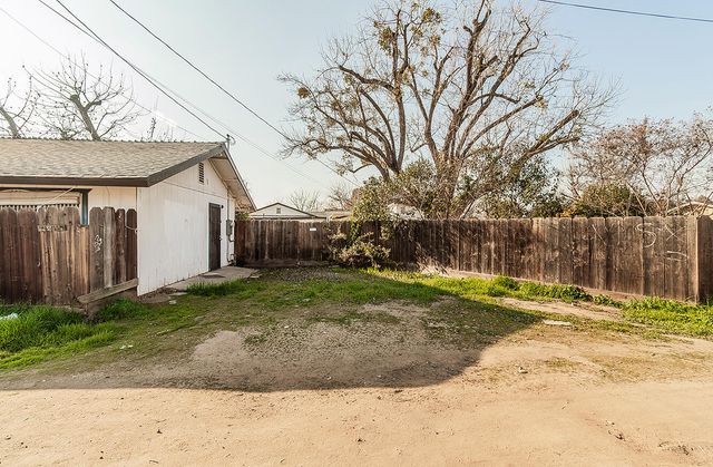 836 12th Street, Orange Cove, CA 93646