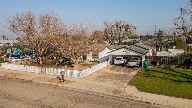 836 12th Street, Orange Cove, CA 93646