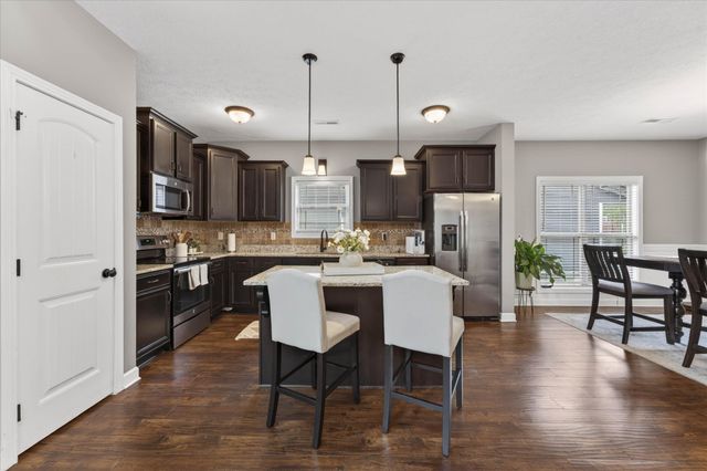 3751 Windmill Dr, Clarksville, TN 37040