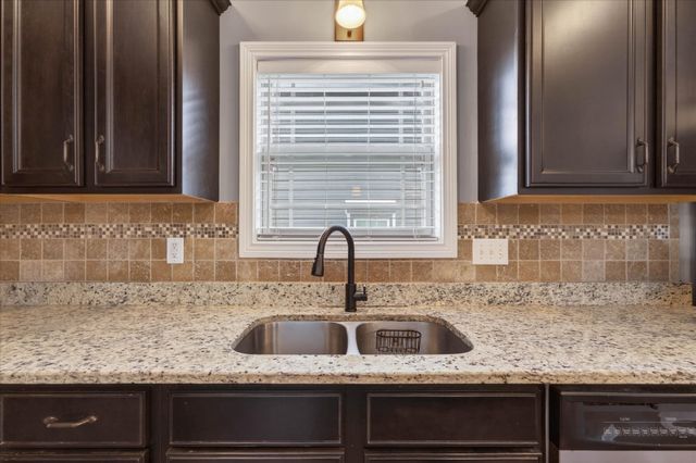 3751 Windmill Dr, Clarksville, TN 37040