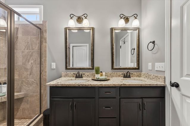 3751 Windmill Dr, Clarksville, TN 37040