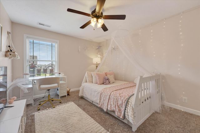 3751 Windmill Dr, Clarksville, TN 37040