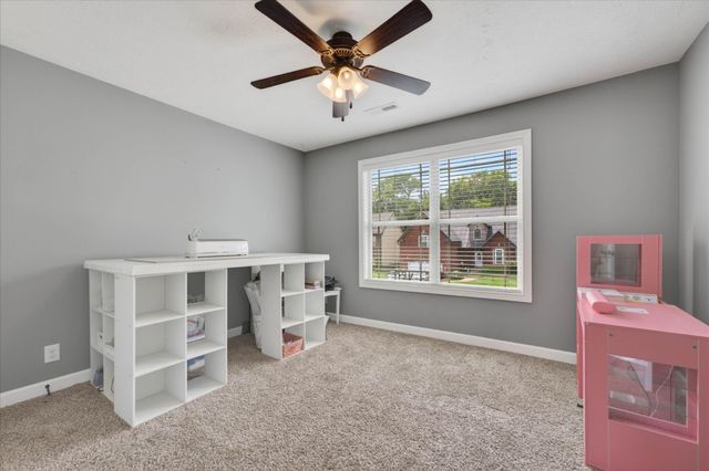 3751 Windmill Dr, Clarksville, TN 37040
