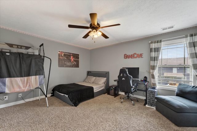 3751 Windmill Dr, Clarksville, TN 37040