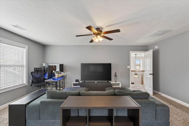3751 Windmill Dr, Clarksville, TN 37040