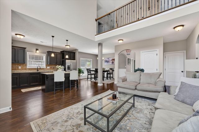 3751 Windmill Dr, Clarksville, TN 37040