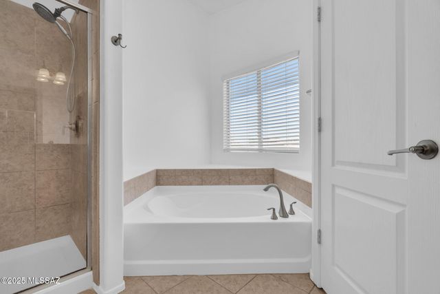 5174 E AGAVE VISTA Drive, Tucson, AZ 85756