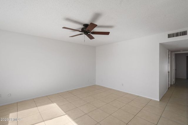 9682 W IRONWOOD Drive A, Peoria, AZ 85345