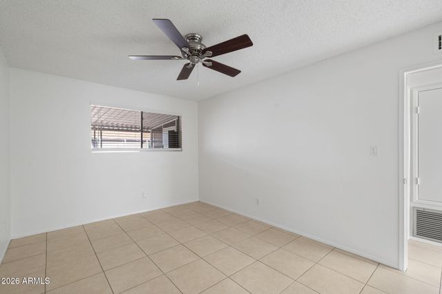 9682 W IRONWOOD Drive A, Peoria, AZ 85345