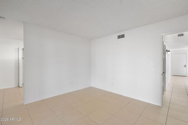 9682 W IRONWOOD Drive A, Peoria, AZ 85345