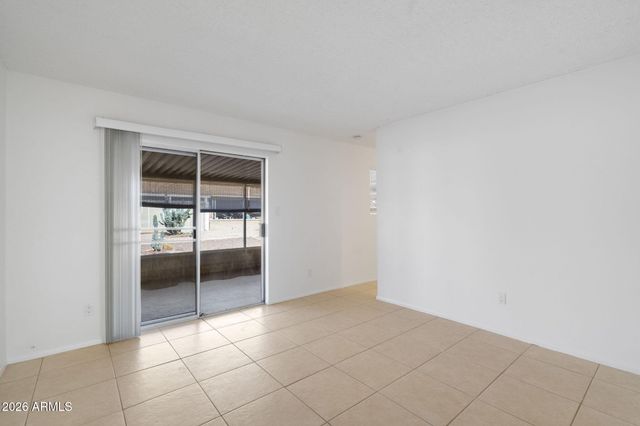 9682 W IRONWOOD Drive A, Peoria, AZ 85345