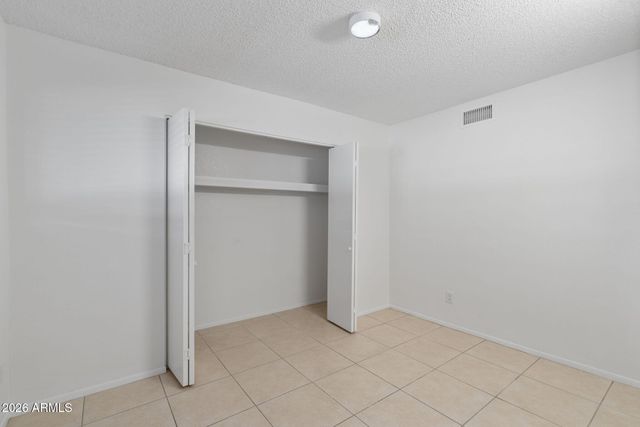 9682 W IRONWOOD Drive A, Peoria, AZ 85345