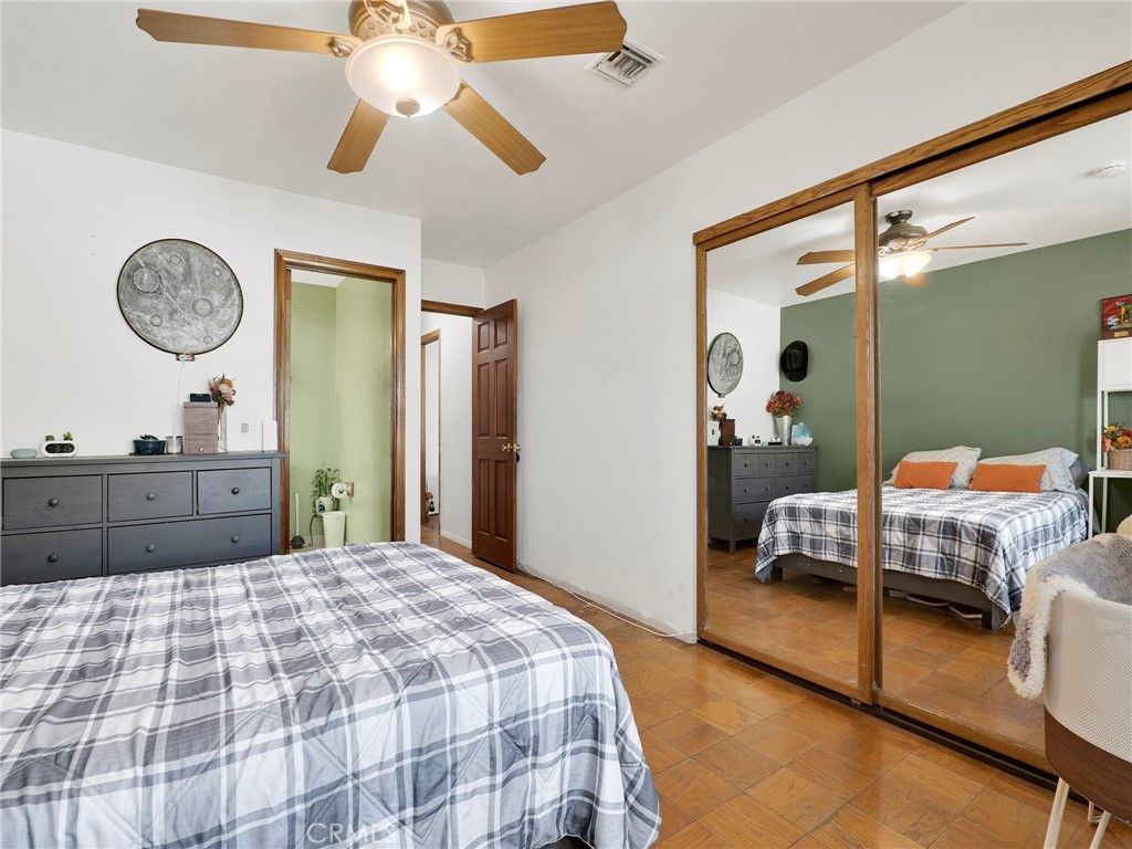 Image 20 of property listing at 10020 Mason Avenue, Chatsworth, CA 91311