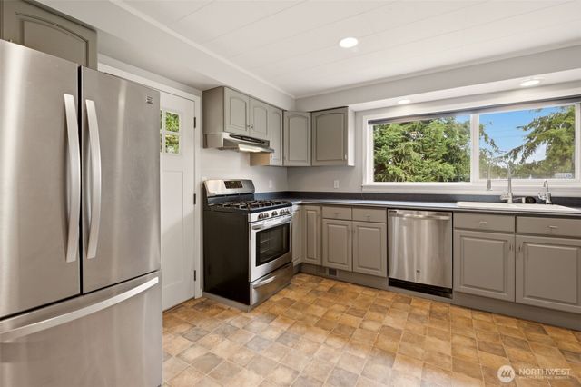 5001 N 19th Street, Tacoma, WA 98406