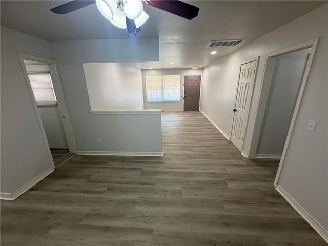 2009 S Rankin Street, Edmond, OK 73013