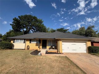 2009 S Rankin Street, Edmond, OK 73013