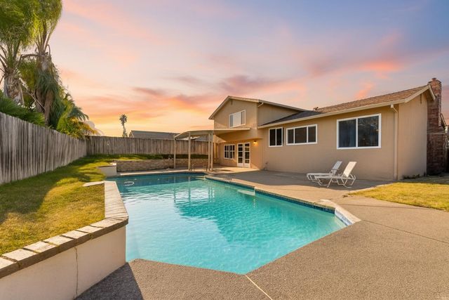 8204 Scarlet Oak Cir, Citrus Heights, CA 95610