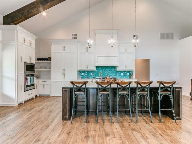 641 Highland Hills Drive, Edmond, OK 73034