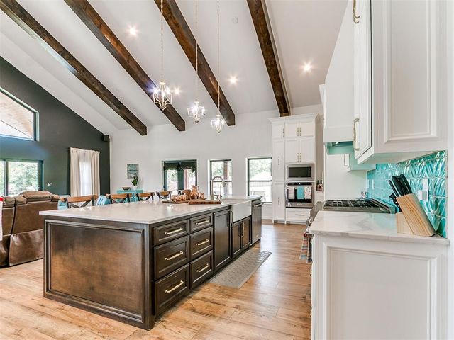 641 Highland Hills Drive, Edmond, OK 73034