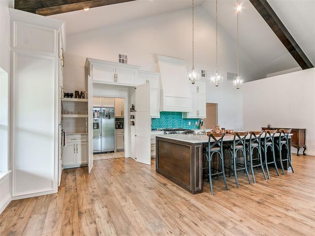 641 Highland Hills Drive, Edmond, OK 73034