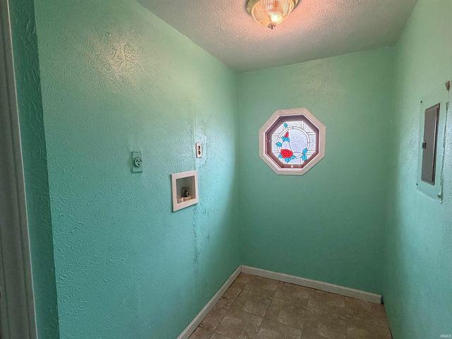 1126 Edwardsburg Avenue, Elkhart, IN 46516