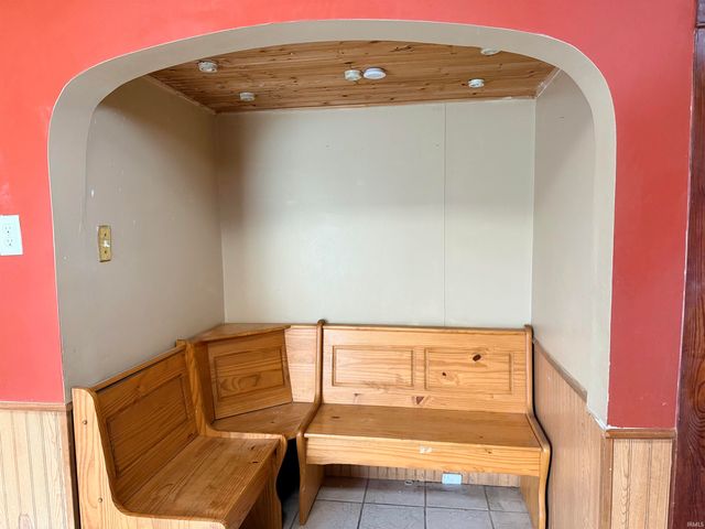 1126 Edwardsburg Avenue, Elkhart, IN 46516