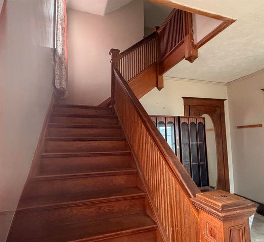 1126 Edwardsburg Avenue, Elkhart, IN 46516