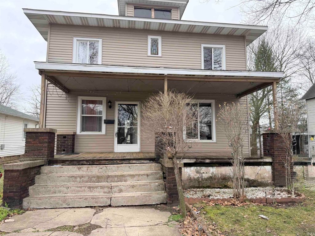 1126 Edwardsburg Avenue, Elkhart, IN 46516