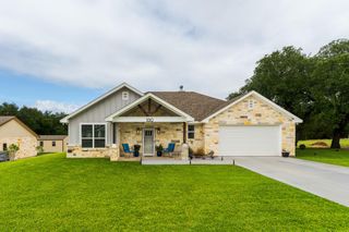 1610 Badger LN, Lampasas, TX 76550