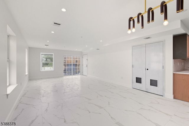 418 Avon Ave, Newark City, NJ 07108