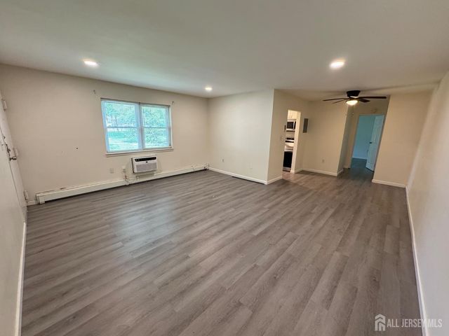 289 Main Street 6E, Spotswood, NJ 08884