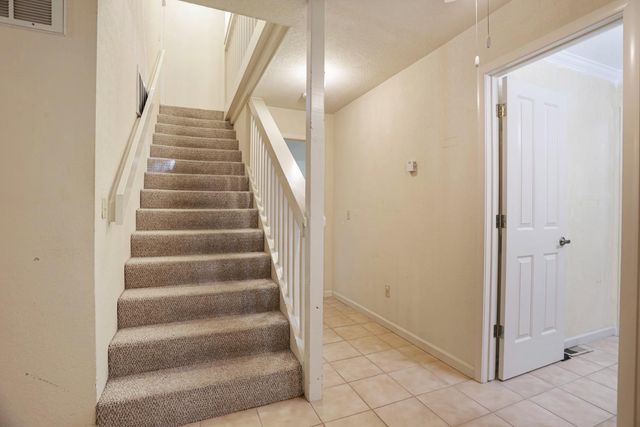1725 Le Bec Ct, Lodi, CA 95240